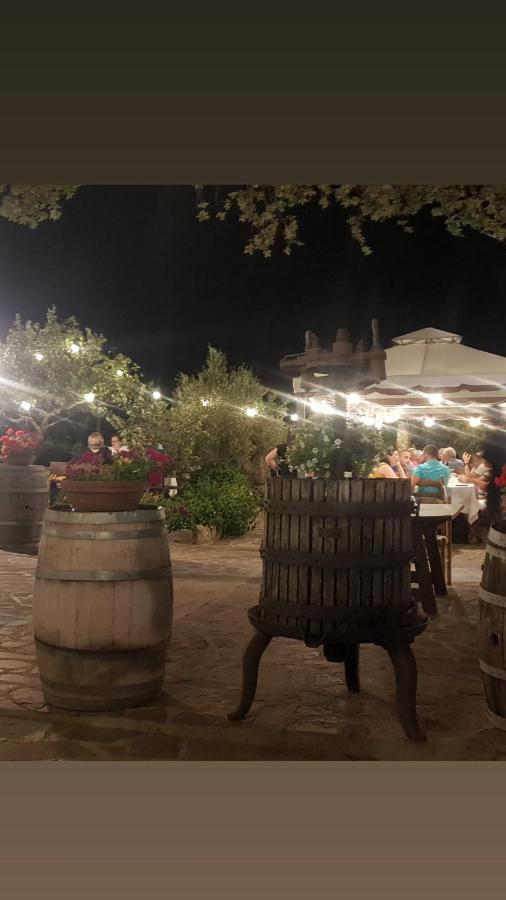 Agriturismo Vermentino Monti Bagian luar foto