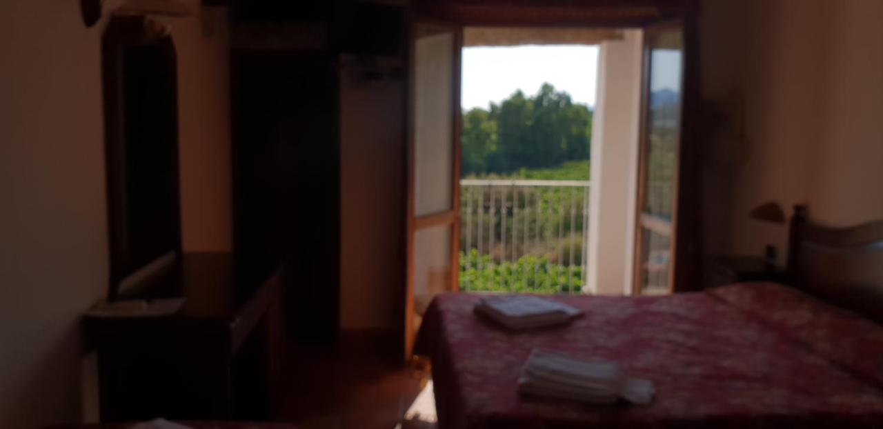 Agriturismo Vermentino Monti Bagian luar foto